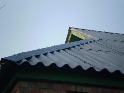 Покрівля з шиферу слугуватиме кілька десятків років.jpg