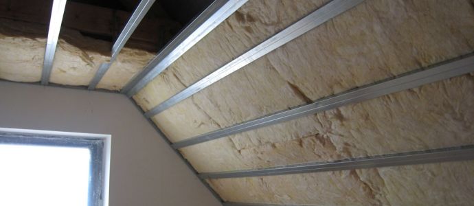 Чем утеплить крышу