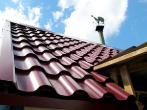 Дах з металочерепиці: основні переваги конструкції